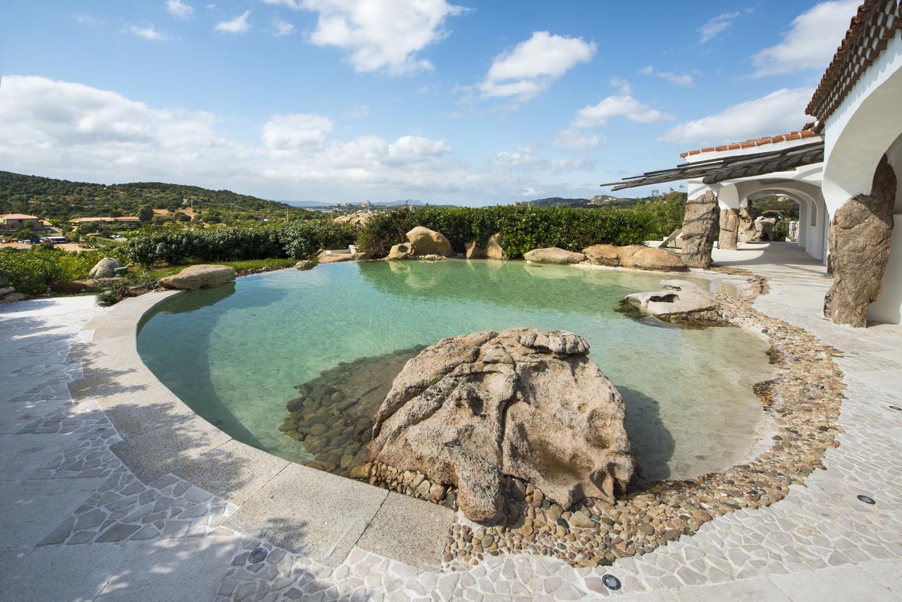 Hotel Pulicinu Baja Sardinia Exterior photo